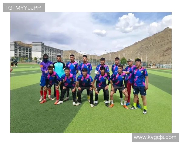 汕头花式足球明星的精彩瞬间与成长故事展现足球魅力与青春活力 汕头花式足球明星的精彩瞬间与成长故事展现足球魅力与青春活力