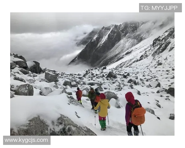 羽毛球场上的追梦旅程：吴伟的深度对话与人生哲学